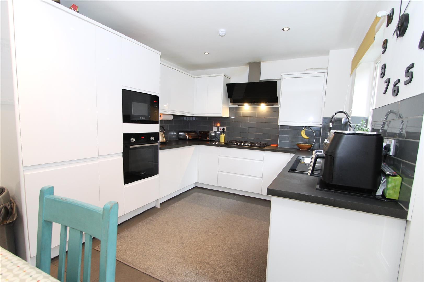 4 bed property in Round Hill Wharf, Kidderminster